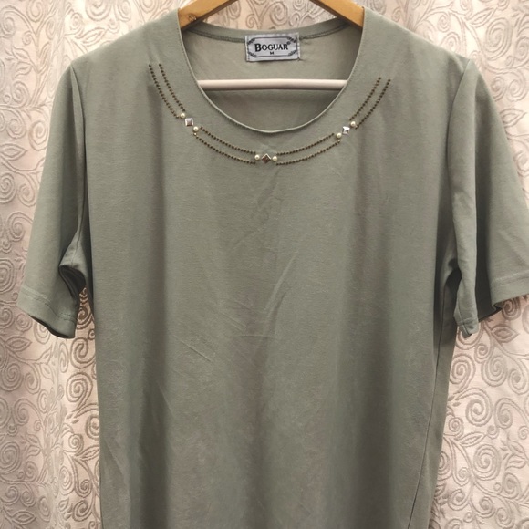 Boguar Tops - Boguar relaxed fit top with Pearl neckline